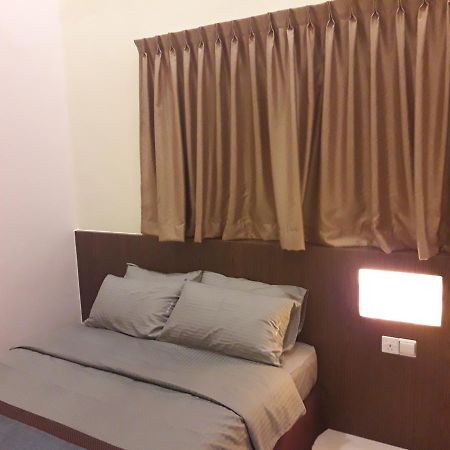 De Benz Inn Malacca Exterior photo